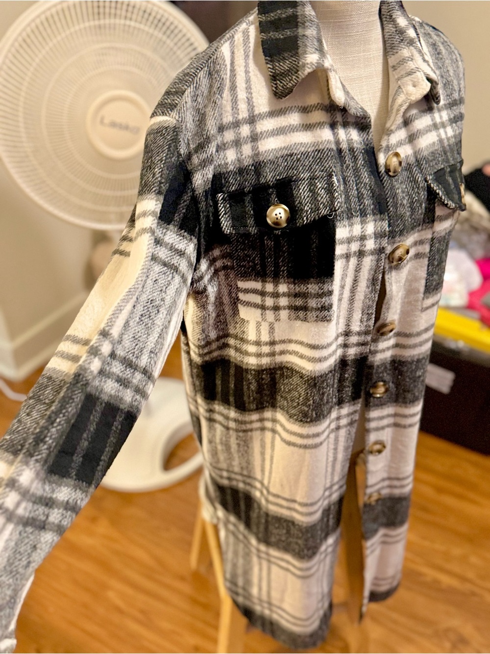 🎉🩷SALE🩷🎉 🆕🖤THE FREE YOGA: BLACK Button Down Long Plaid Shacket SMALL